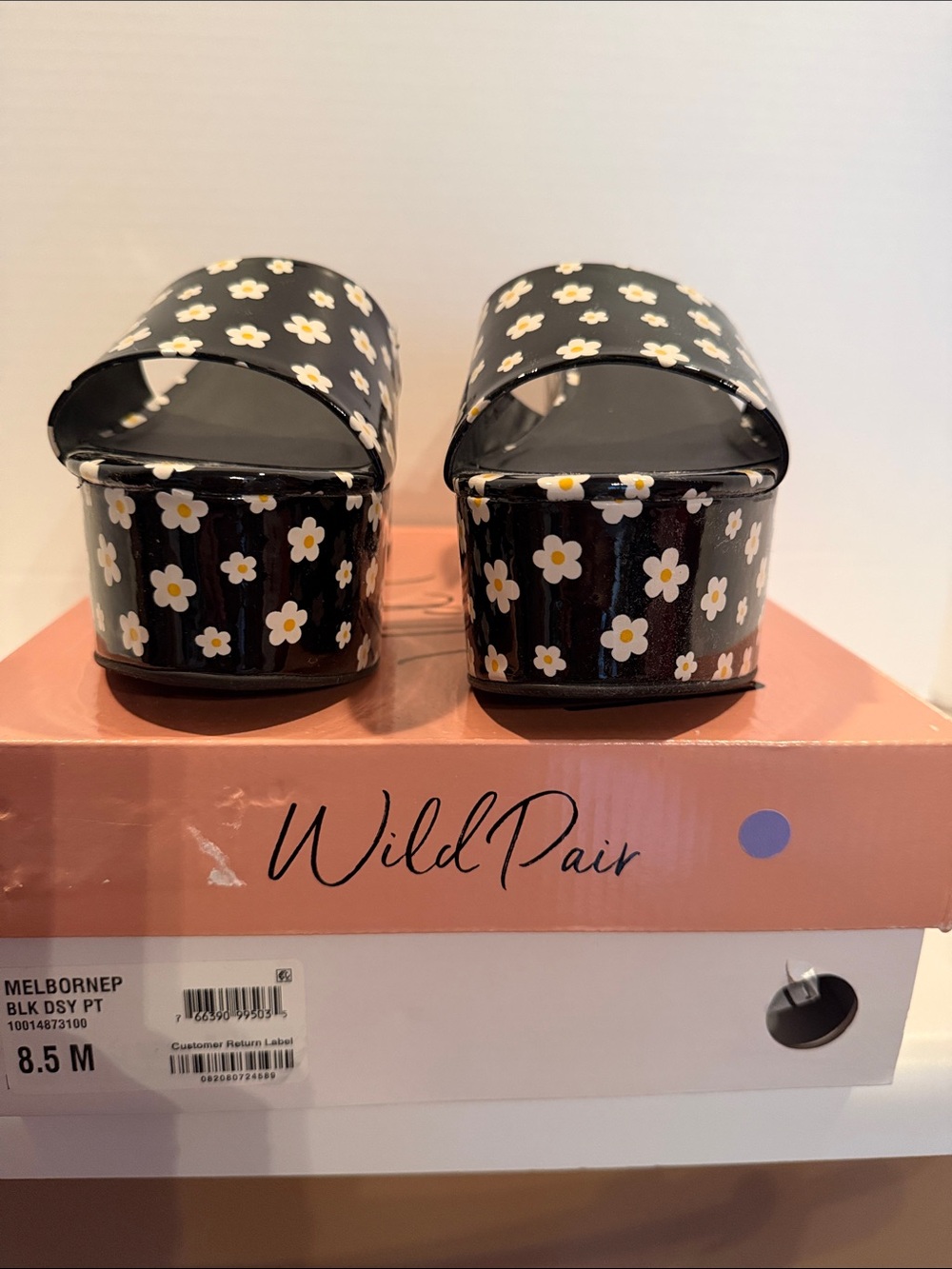 Black Daisy Platform Slides By Wild Pair NEW never worn - Picture 2 of 6